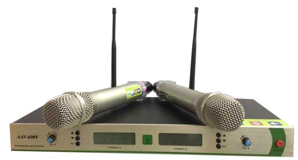 Micro không dây AAV 600F chuyên nghiệp, hát hay, âm thanh hoàn hảo